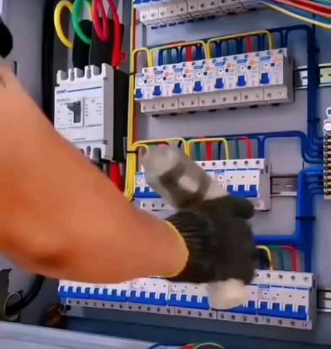 Instalación eléctrica en reforma: seguridad y normativa al día